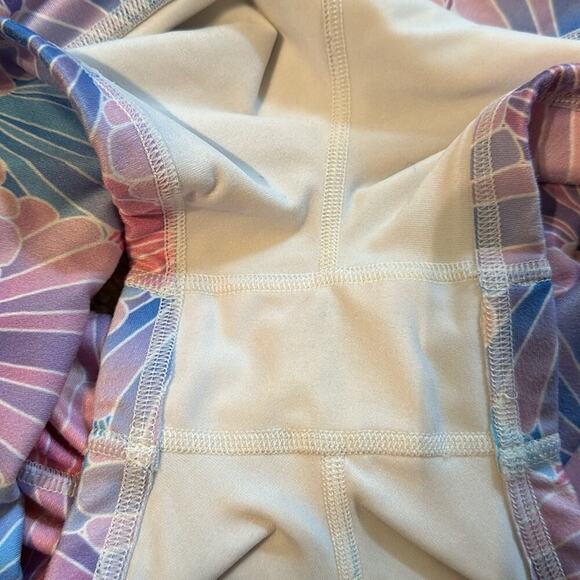 Fleo Pink, Blue & Purple Mermaid Shell Print Low Rise Activewear Shorts Sz S - Picture 8 of 9